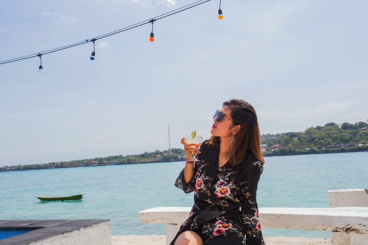 The Waterfront Beach House Lembongan Exterior foto